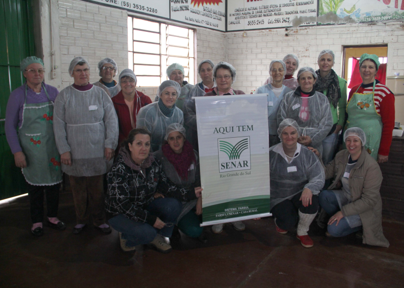 SECRETARIA DE POLÍTICAS DA MULHER REALIZA CURSO DE PANIFICAÇÃO CASEIRA